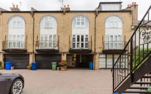 Modern Tower Bridge 3BR House