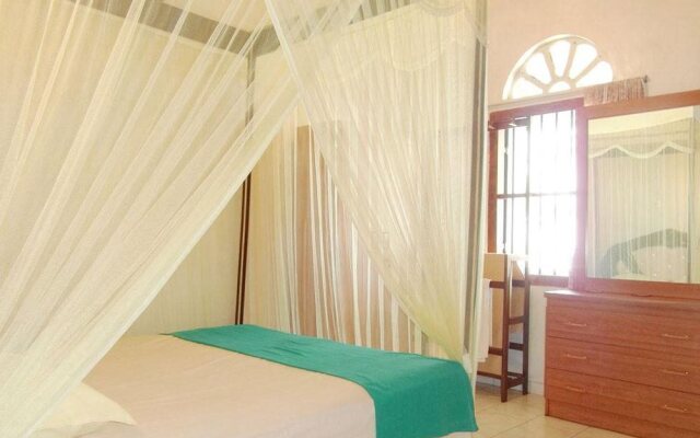 Giragala Village Hotel