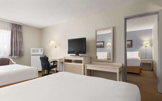 Travelodge by Wyndham Calgary South