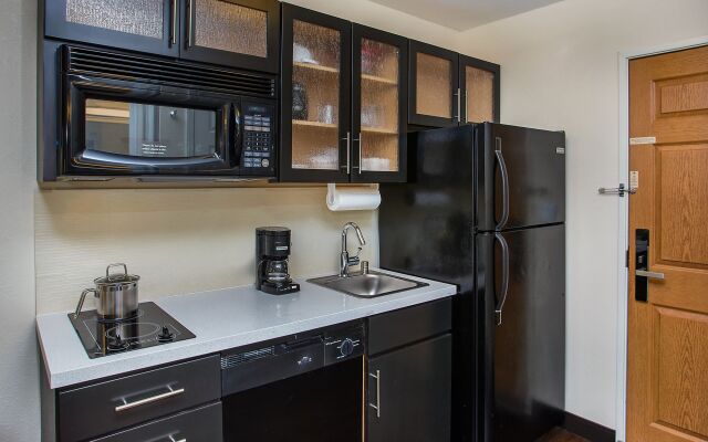 Candlewood Suites Bowling Green by IHG