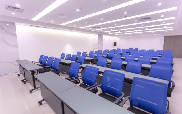 Starway Hotel Zhongshan Caihong Avenue Oasis Park