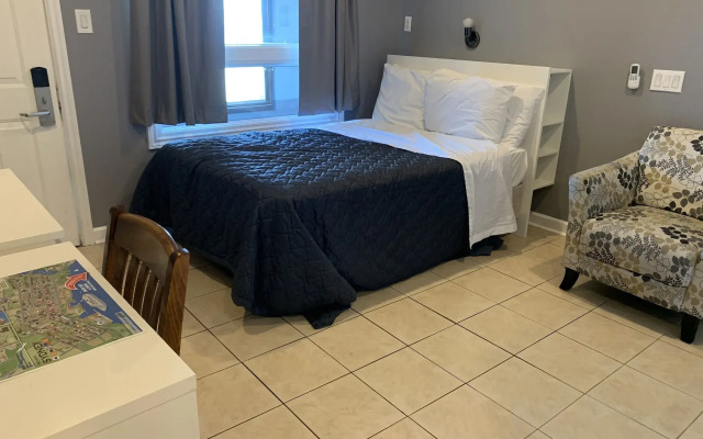 Harbourview Inn & Suites