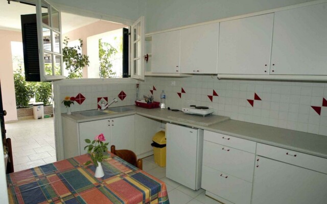 Acapulco Marinos Studios & Apartments