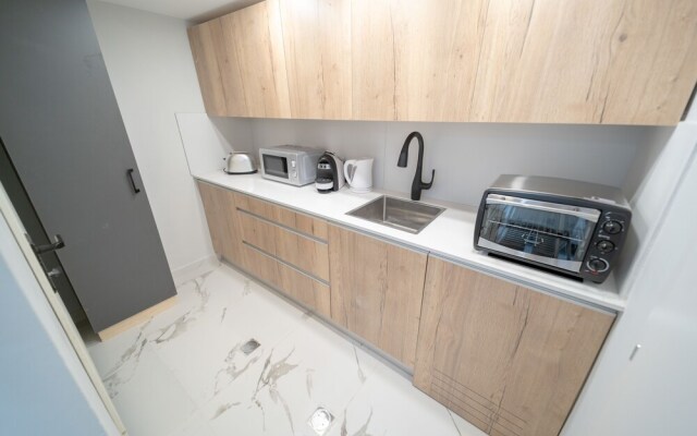 Boutique and garden apartments in Hawaii complex by YalaRent - Families only