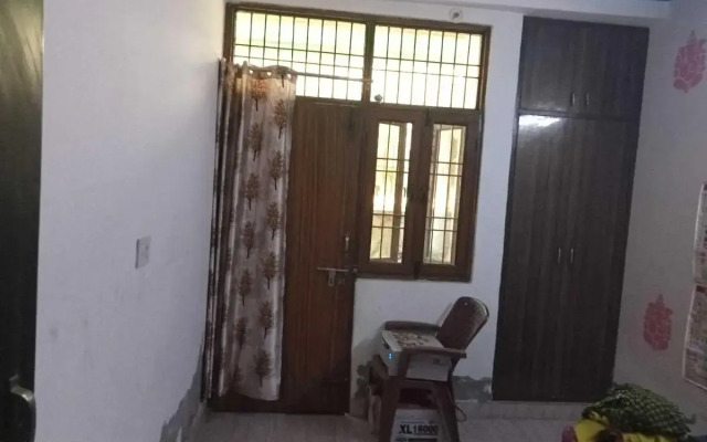 Oyo Home 702944 B-23 Vrindavan Society