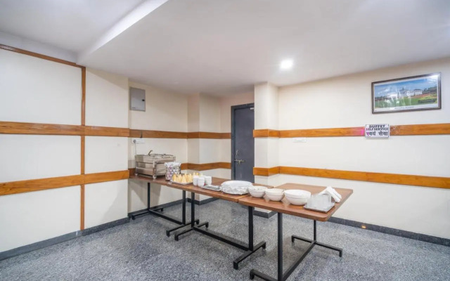 OYO 11602 Ville Parle