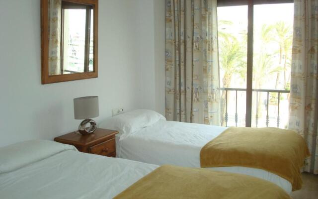 2252-Amazing apt on beach, port view from terrace!