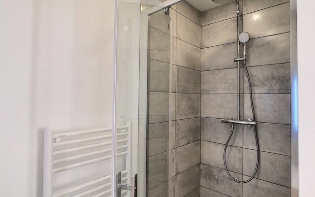 Superb Apart 6 People in the Heart of Cannes T33