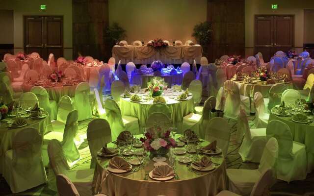 DoubleTree by Hilton Claremont