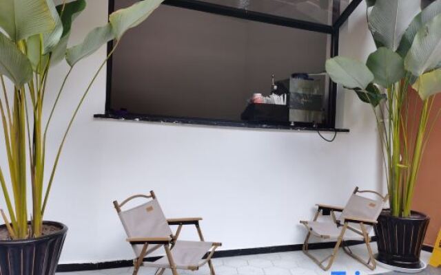 Xishuangbanna Jinghong Manzhou Hotel (Star Night Market)