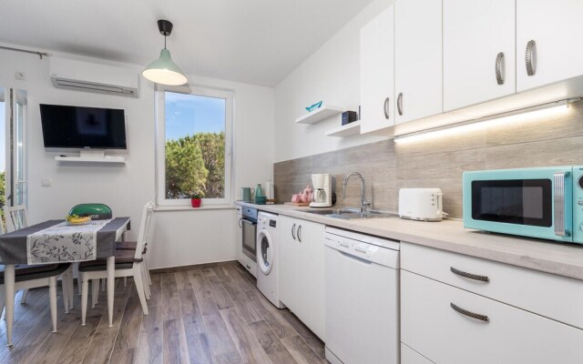 Beautiful Apartment in Lovran With Wifi and 2 Bedrooms