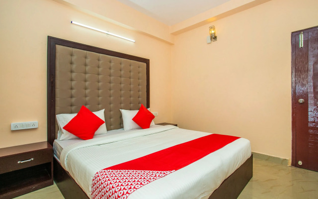 OYO 19846 Metro Residency