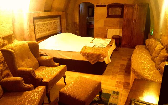 Monte Cappa Cave House