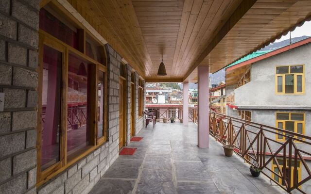 Giriraj Guest House