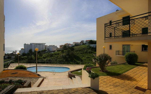 Atlantic Ocean Pool Apartment