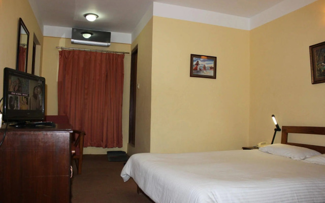 Royal Astoria Hotel