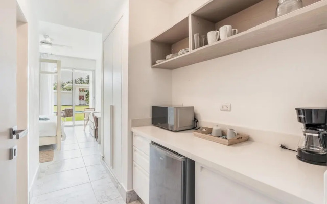 Two-bedroom apt With Pool View bbq in Lake View