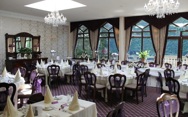 Oakwood Hall