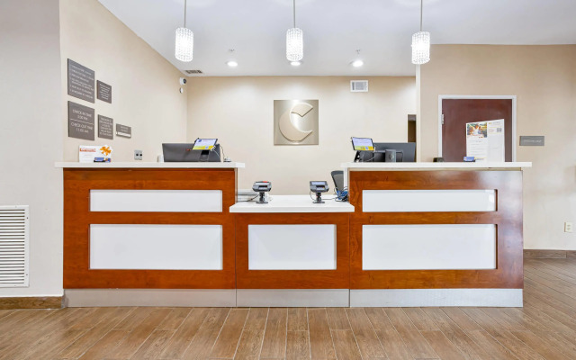 Comfort Inn & Suites Montgomery East Carmichael Rd