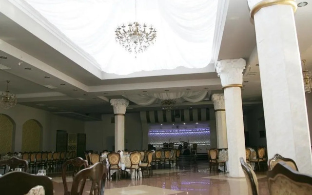 Hotel Eleon