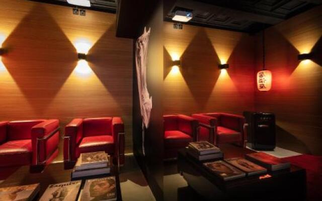 Zrooms Suites