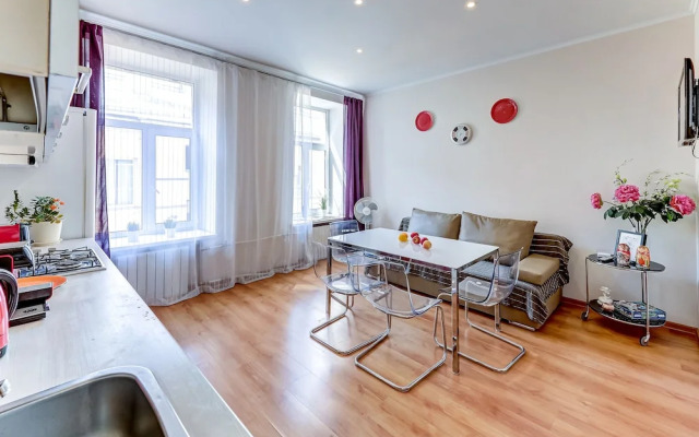 Home4day Центральные апартаменты на Невском проспекте