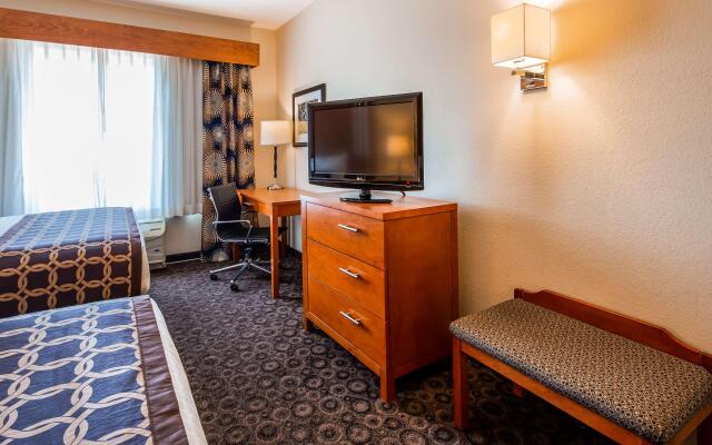Best Western Plus Rose City Conference Center Inn