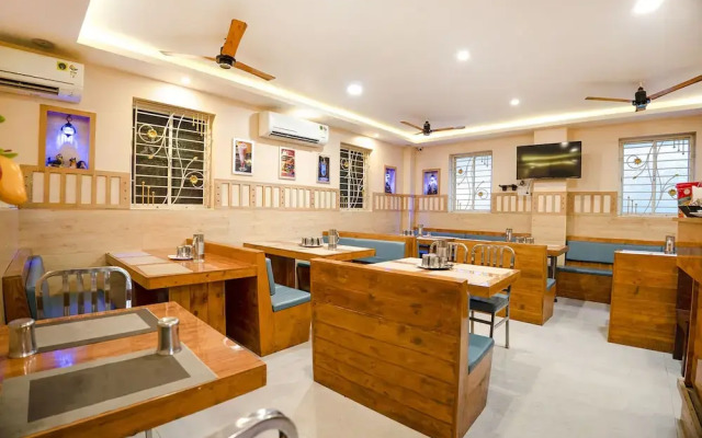 Fabhotel Wooden Park