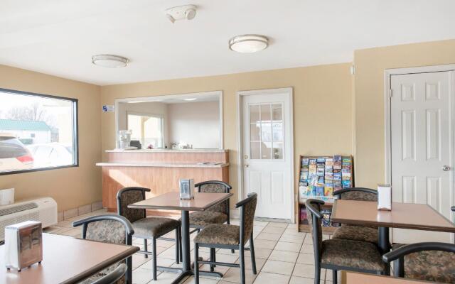 OYO Hotel Tulsa International Airport