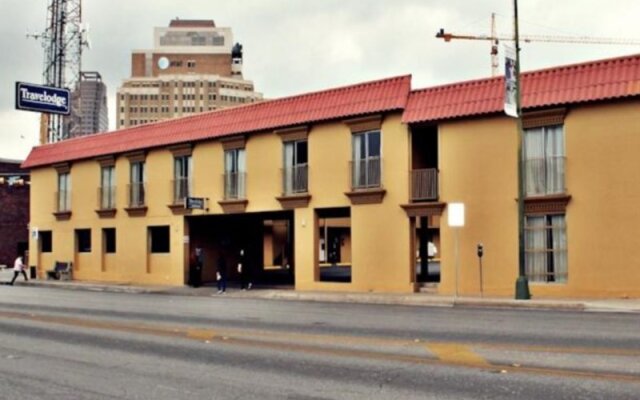 The Inn at Alamo / Riverwalk / Convention Center