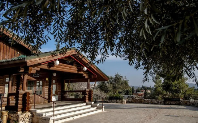 Logos hotel in Yad Hashmona