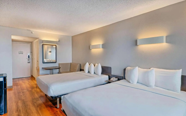 Motel 6 Los Angeles, CA - Los Angeles - LAX
