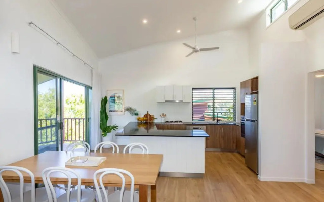 Shorelines 2 on Hamilton Island by HamoRent