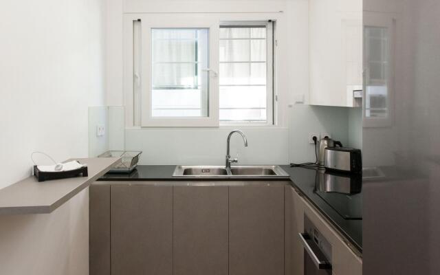 Lovely 2 Bedroom apt in Metaxourgio Center