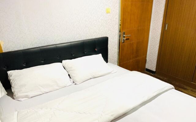 OYO 93585 Apartemen Cibubur Village By Raja Property