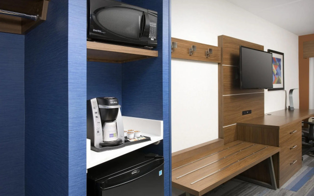 Holiday Inn Express & Suites College Park-University Area by IHG