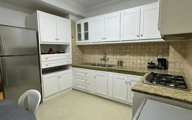 SHRTSTAYS Guesthouse