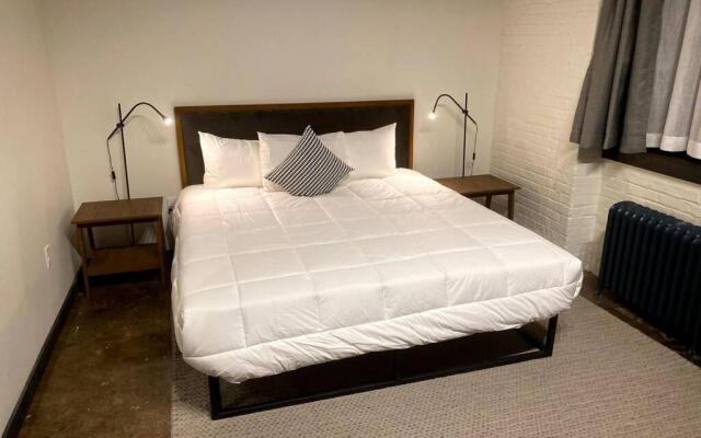 3E-Spacious close to PITT/CMU/Carlow, Sleeps 4