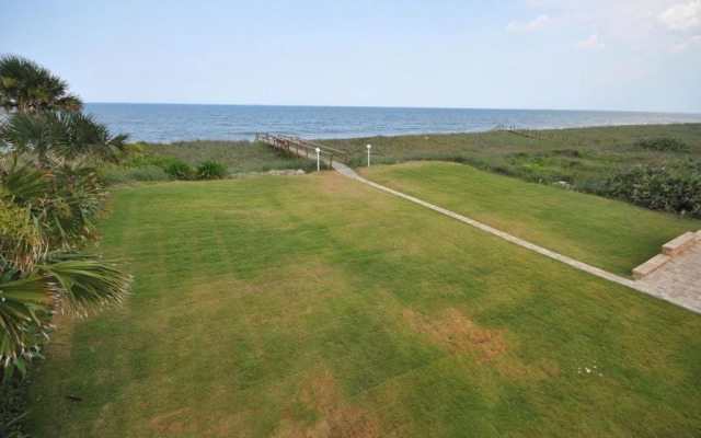 Seashell 3 Br Home by RedAwning