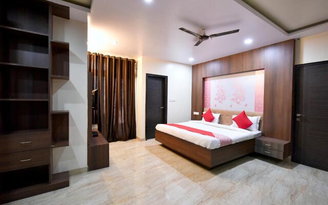 Collection O 12421 Hotel GT View