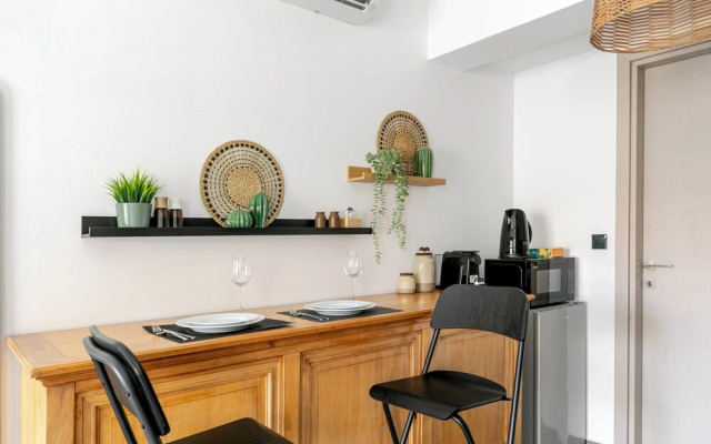 Zeni Stylish Studio W Balcony in Athens