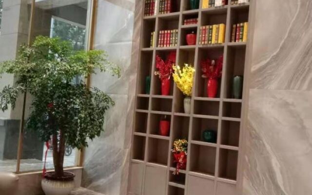 Daems Grand Hotel(Yuanjiang Rainbow island)