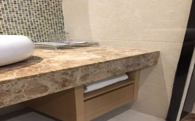 Lavande Hotel Wuhan Nanhu WalMart Branch