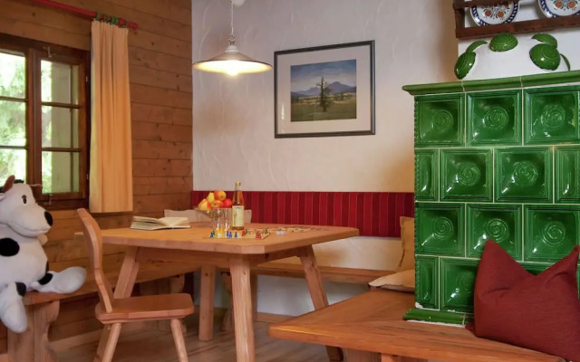 Authentic Apartment in Oberaichwald Near Hiking Area