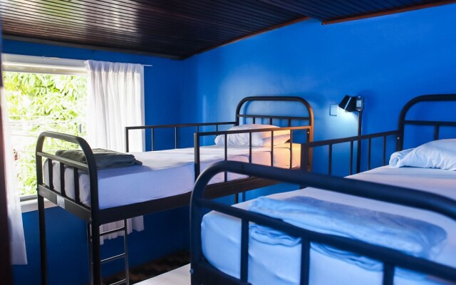 Ôvibe Party Hostel & Arts