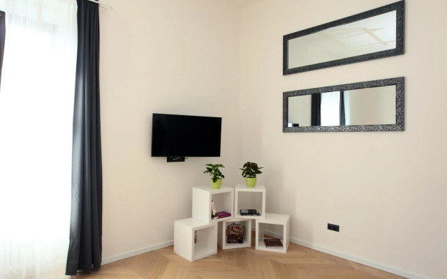 The Apartment House - Mezibranska