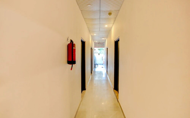 FabHotel Grand Capitol