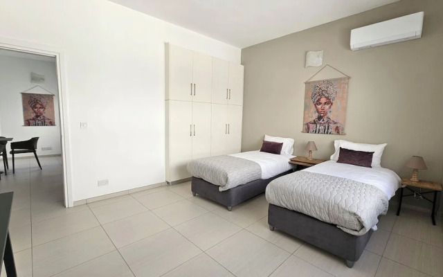 Phaedrus Living Ledras Residences 202