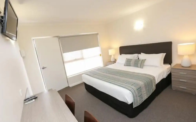 Seven Pines Motor Inn