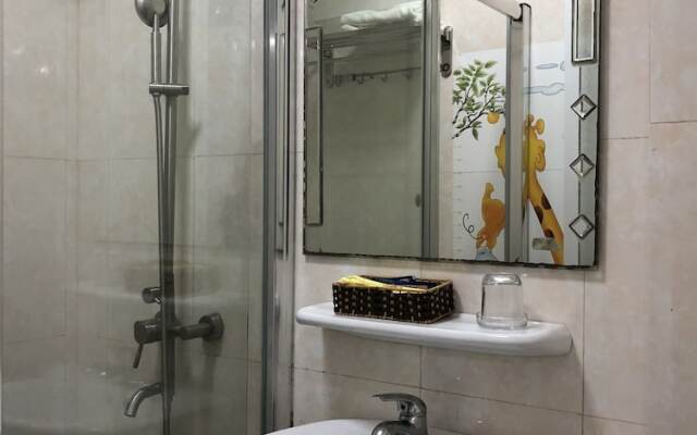 Cat Ba Central Hotel II - Hostel